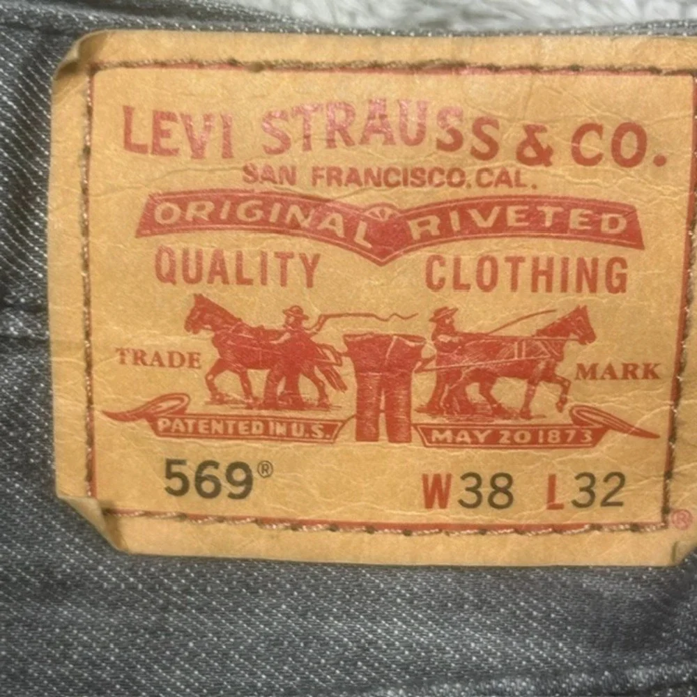 Levis levi 569
